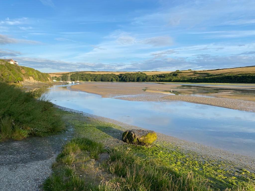 2 Chatsworth Riverscape Apartments - Peaceful Apartment In Great Location With Free Parking Overlooking The Gannel Just A Short Walk From Newquays Incredible Beaches And Local Amenities New Quay Esterno foto